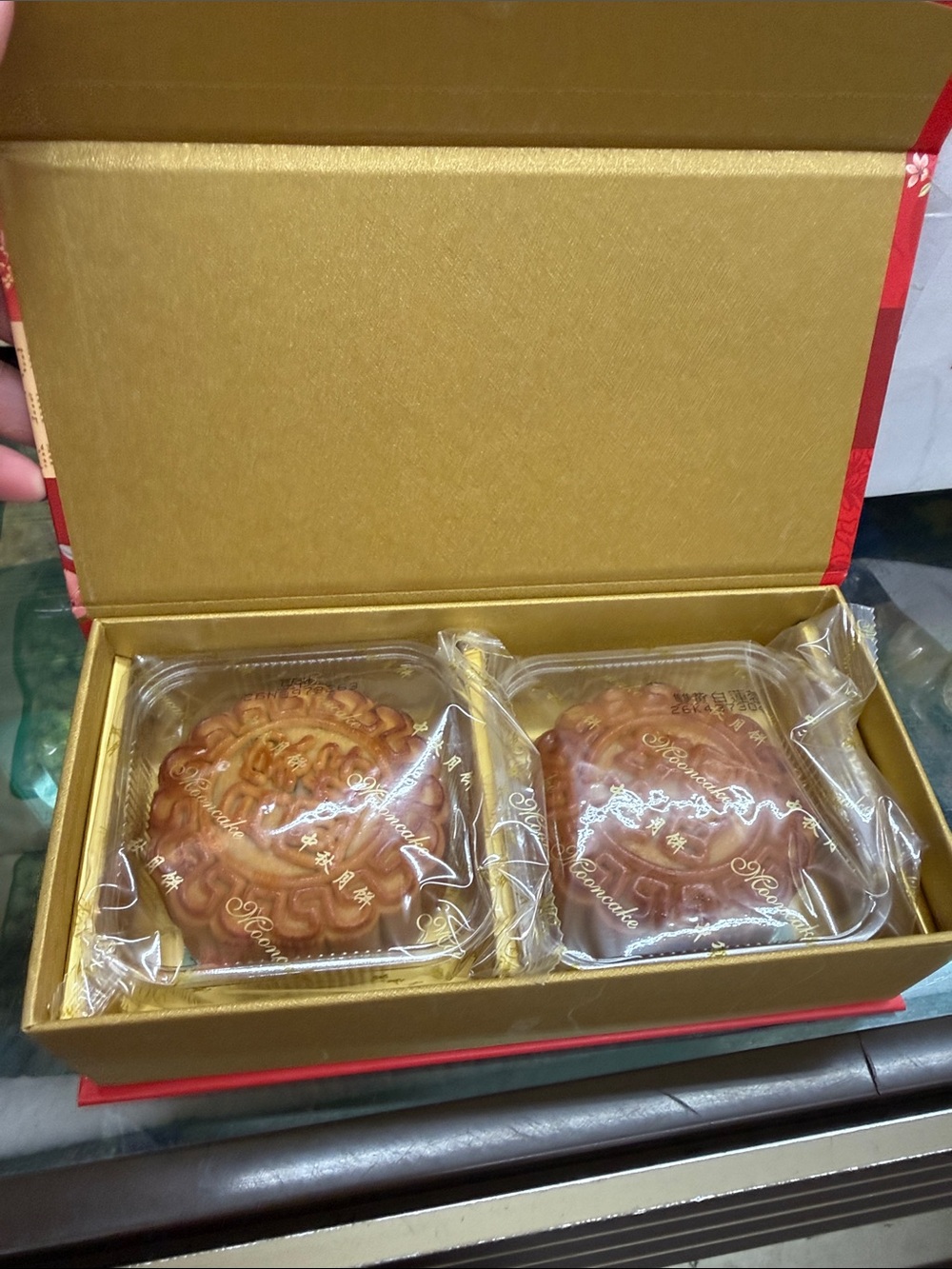 Gold Mooncake Gift Box - Traditional Pastry for Men